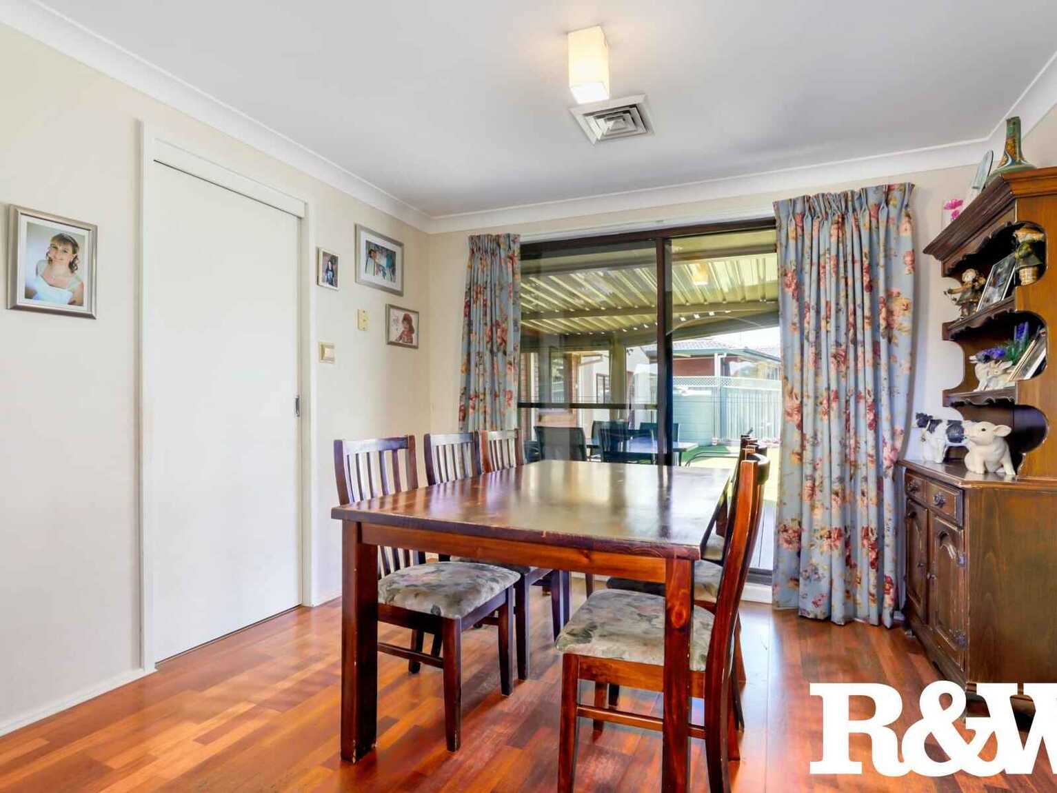 52 Leicester Way St Clair