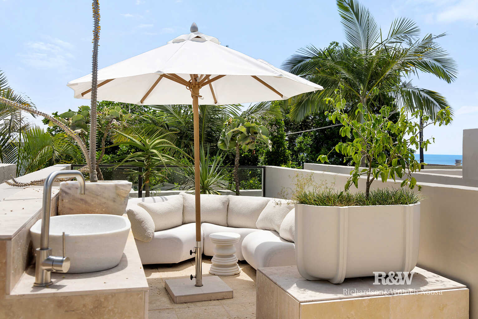 120/16 Noosa Drive Noosa Heads 120/16 Noosa Drive Noosa Heads