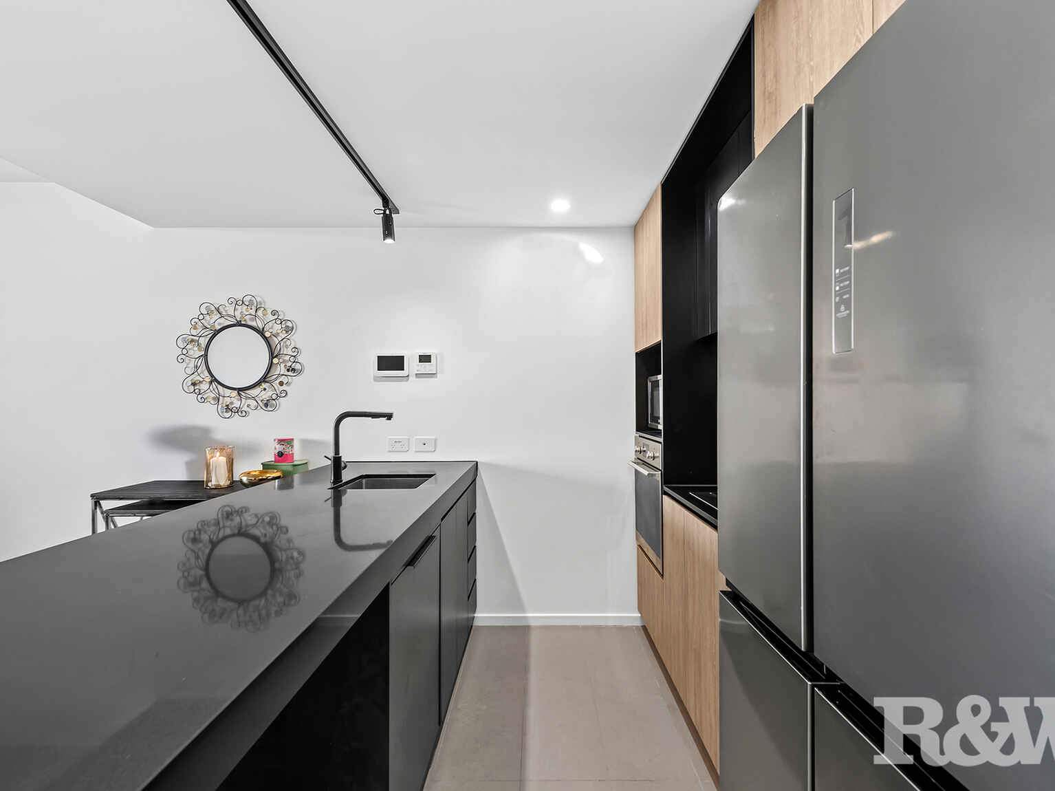 308/19 Deshon Street Woolloongabba