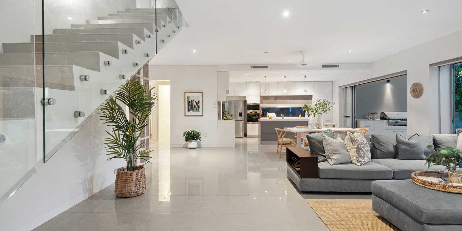 2 Whitehaven Parade Yaroomba 2 Whitehaven Parade Yaroomba