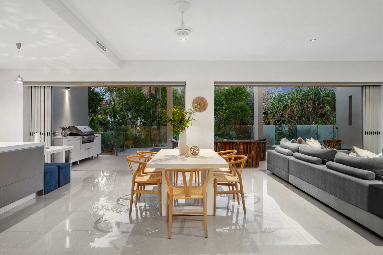 2 Whitehaven Parade Yaroomba 2 Whitehaven Parade Yaroomba