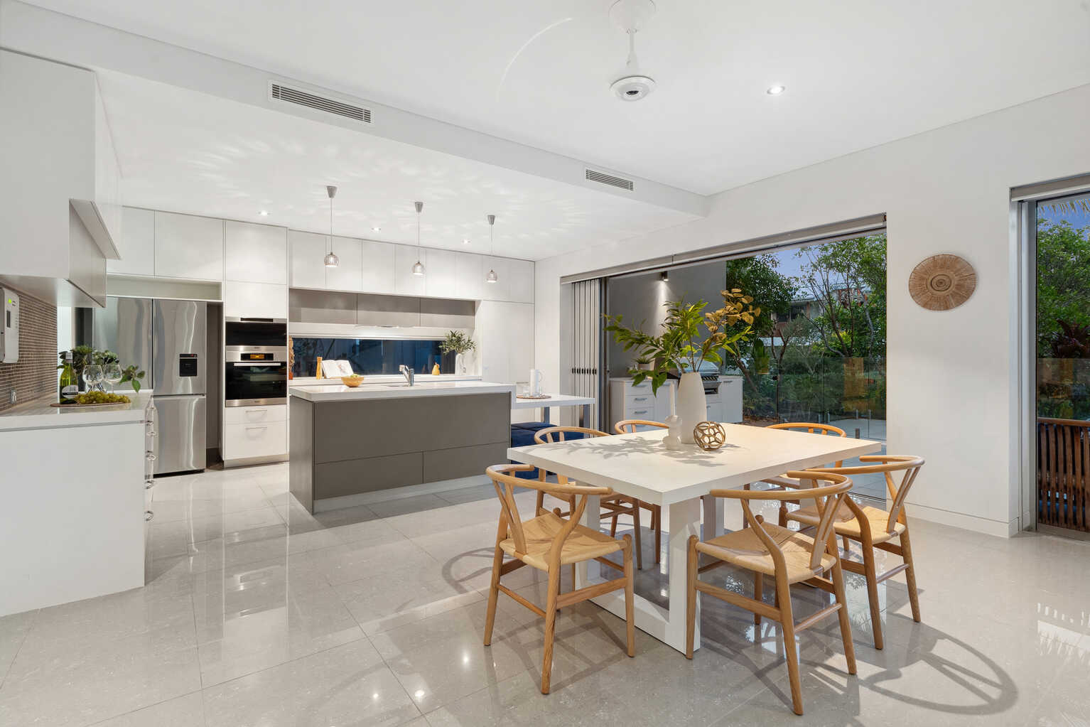 2 Whitehaven Parade Yaroomba 2 Whitehaven Parade Yaroomba