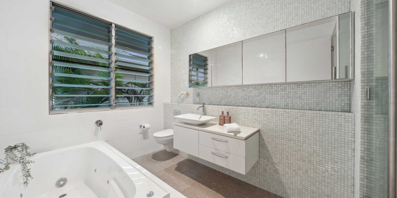 2 Whitehaven Parade Yaroomba 2 Whitehaven Parade Yaroomba