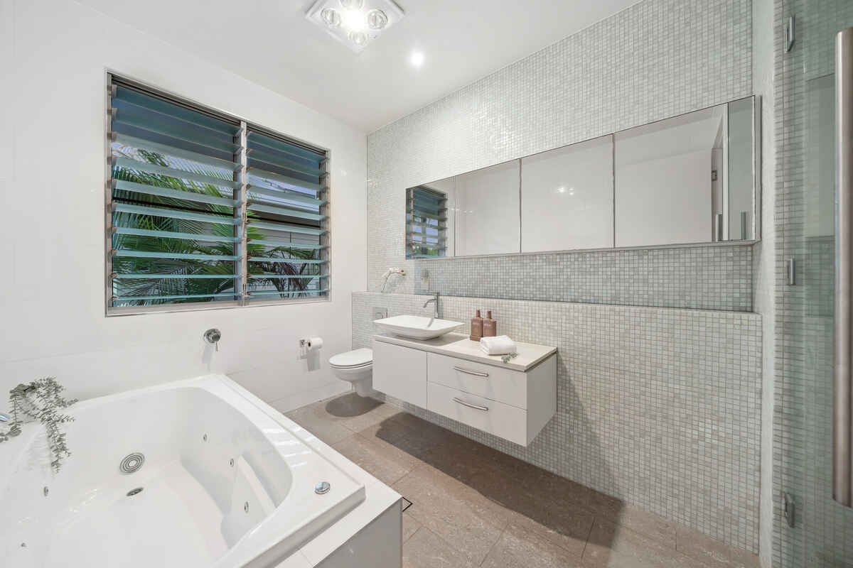 2 Whitehaven Parade Yaroomba