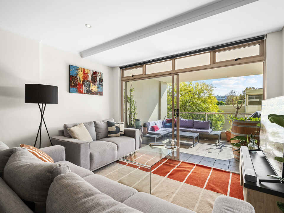 210/63 Crown Street Woolloomooloo