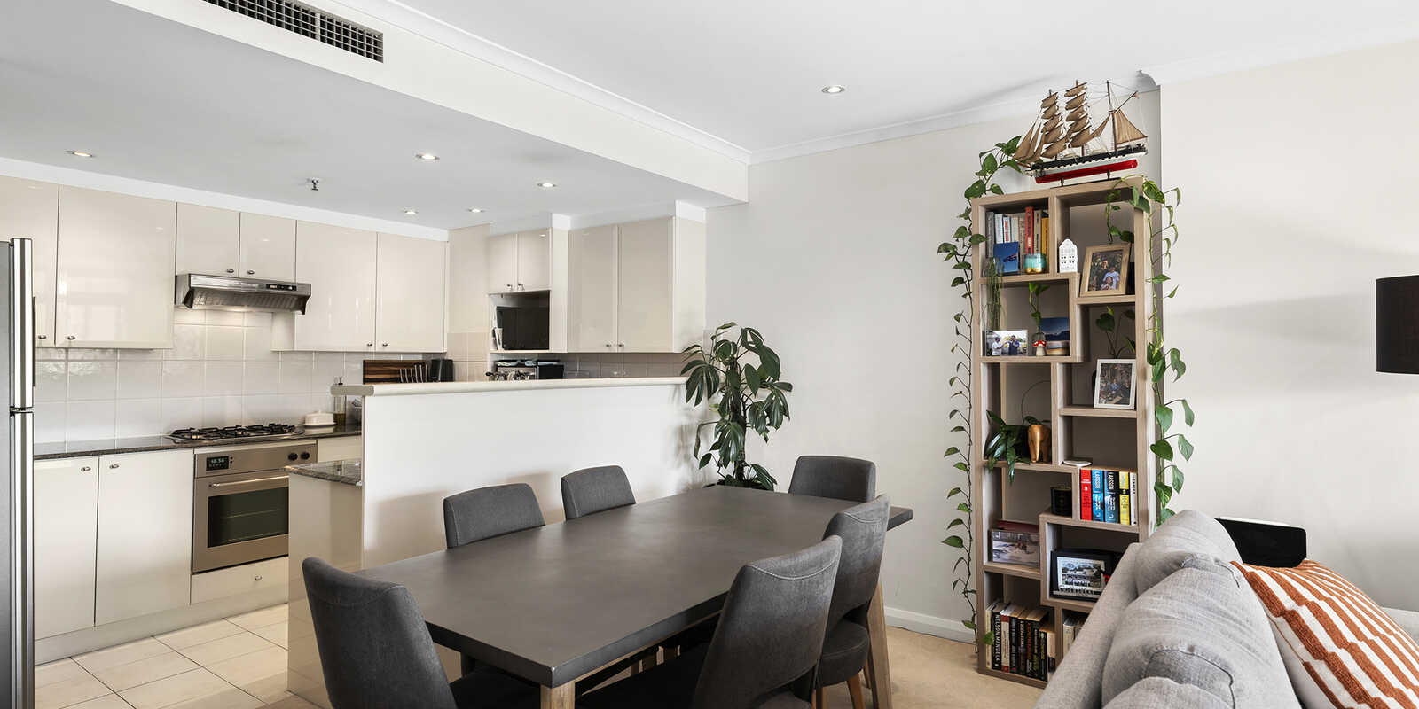 210/63 Crown Street Woolloomooloo 210/63 Crown Street Woolloomooloo