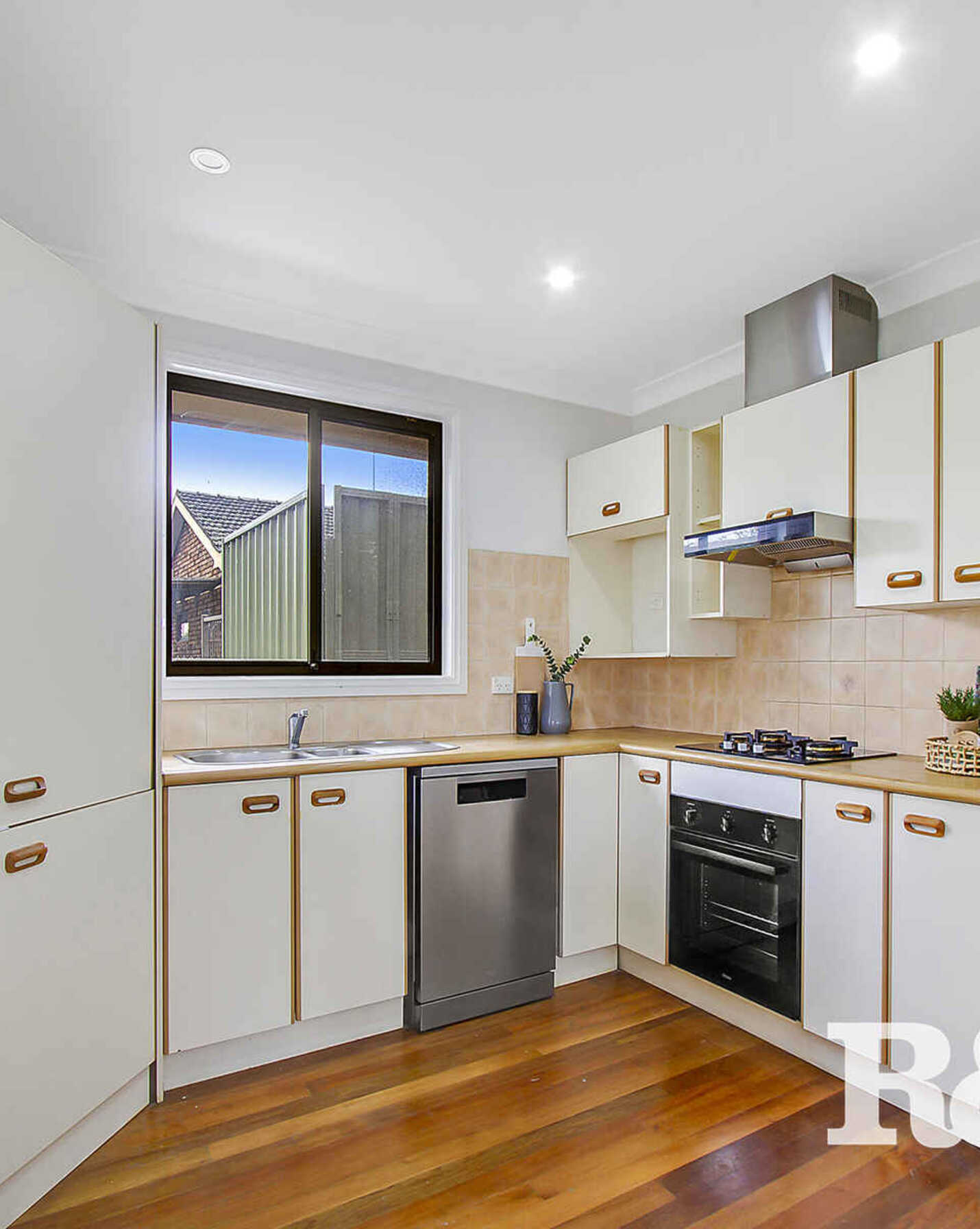 18 Caribou Close St Clair, Clair - Thumbnail 2