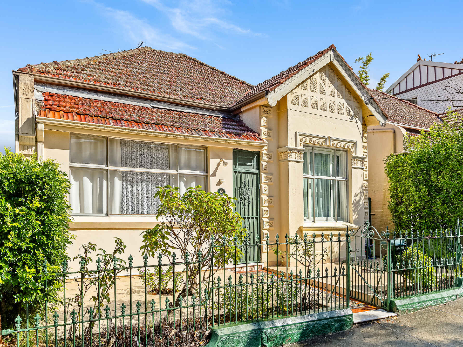 86 NEWINGTON ROAD Marrickville