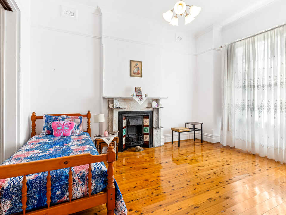 86 NEWINGTON ROAD Marrickville