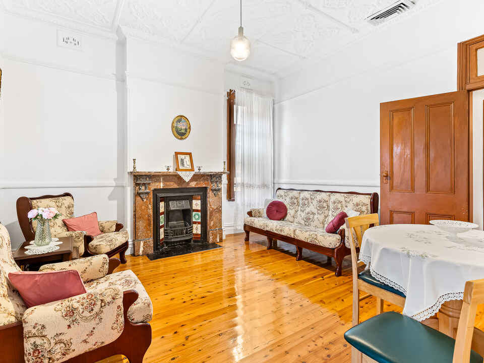 86 NEWINGTON ROAD Marrickville