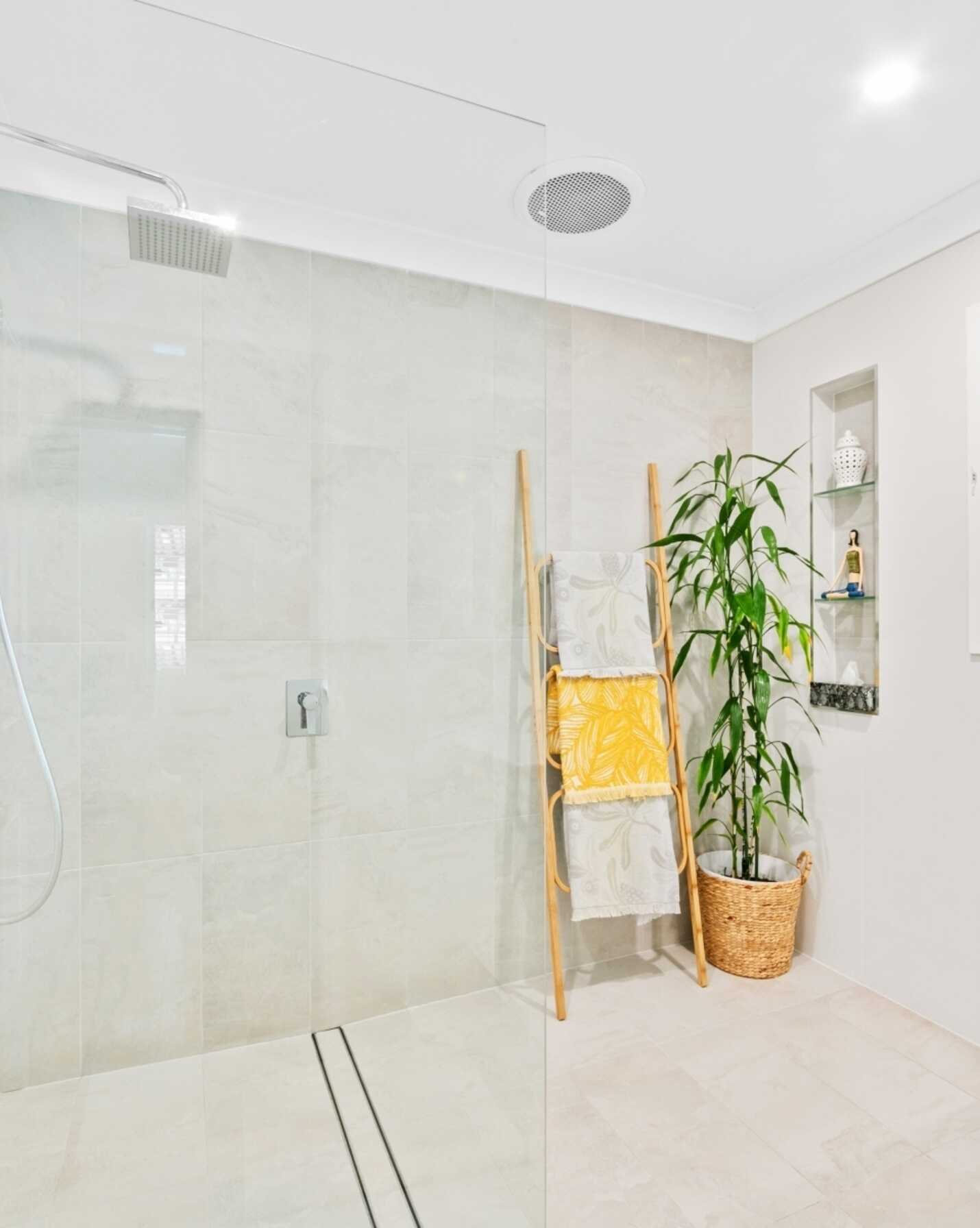 15 Winifred Avenue Umina Beach, Beach - Thumbnail 2