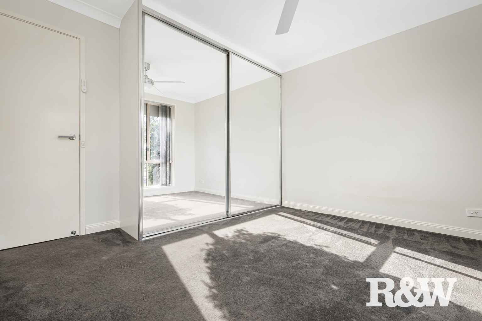 59 Explorers Way St Clair 59 Explorers Way St Clair