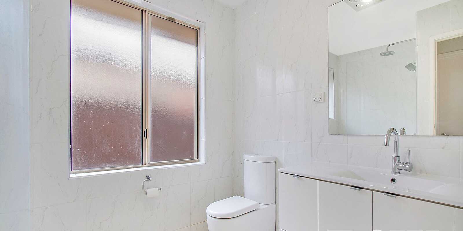 59 Explorers Way St Clair 59 Explorers Way St Clair