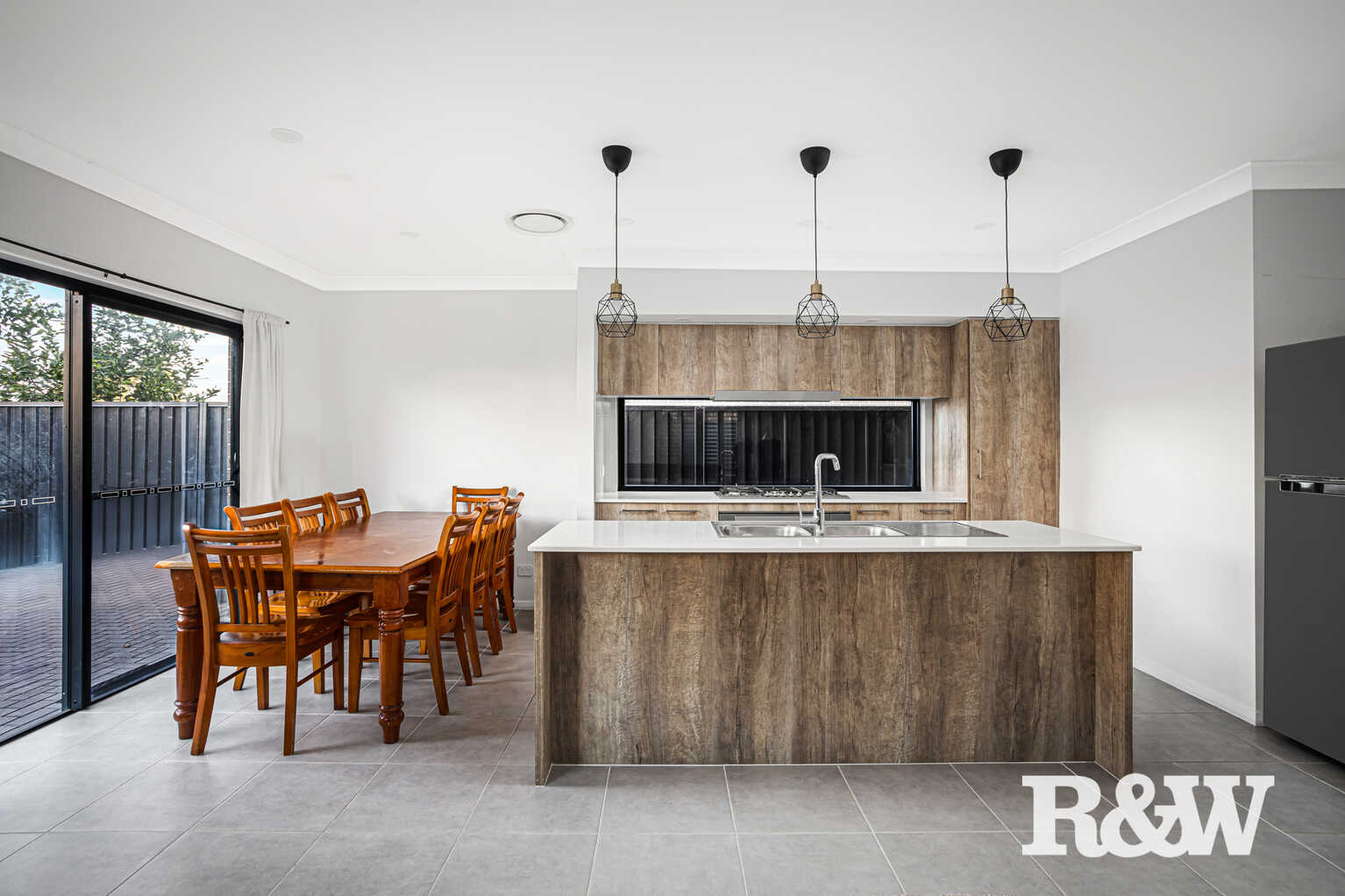 40 Sandalwood Crescent Colebee 40 Sandalwood Crescent Colebee