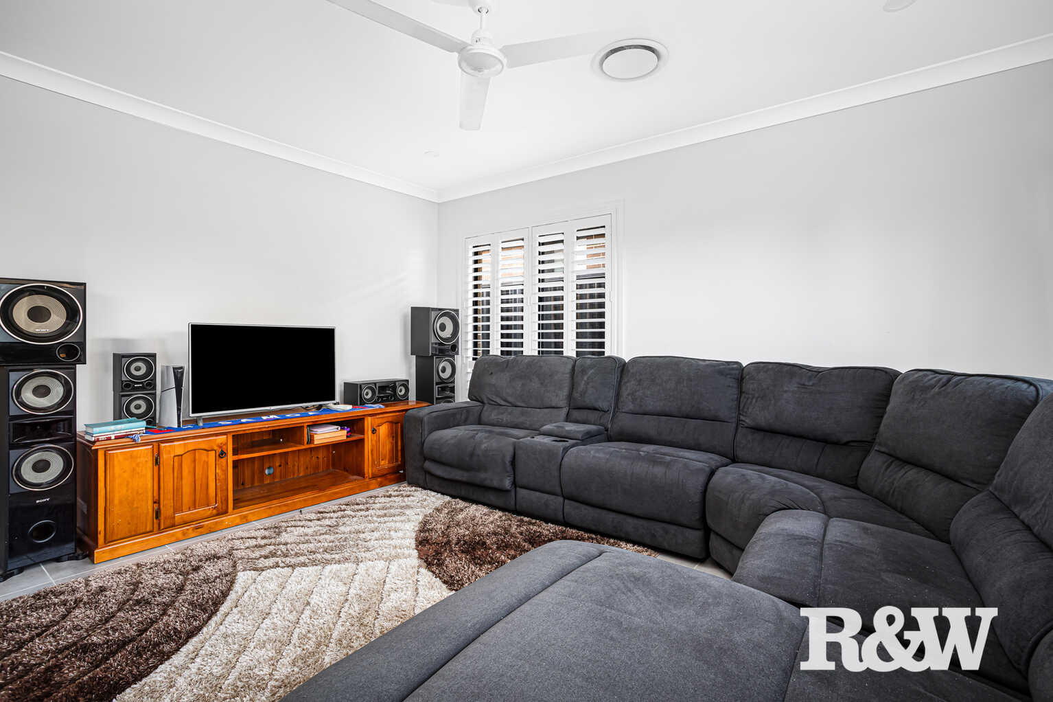 40 Sandalwood Crescent Colebee 40 Sandalwood Crescent Colebee