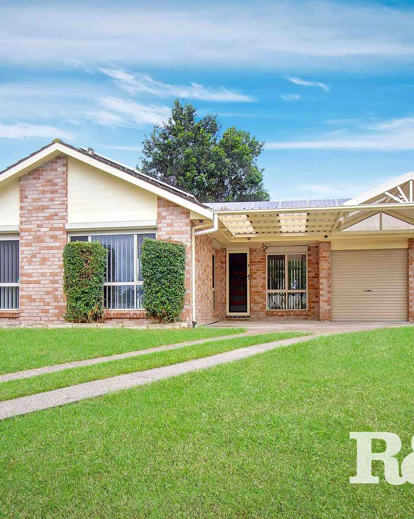 59 Explorers Way St Clair