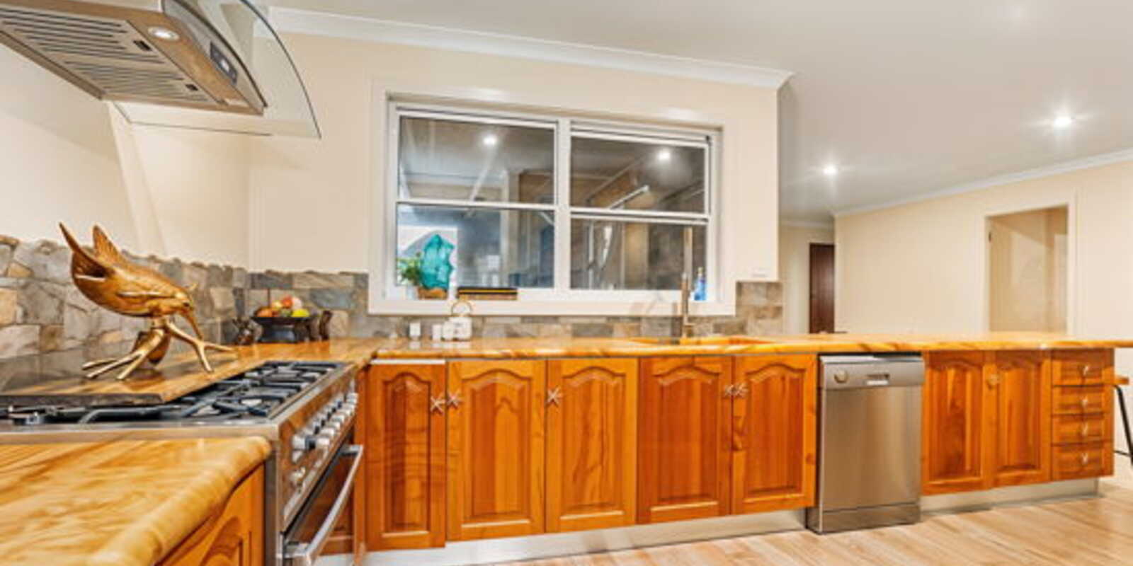 10 Indra Avenue Bellara 10 Indra Avenue Bellara