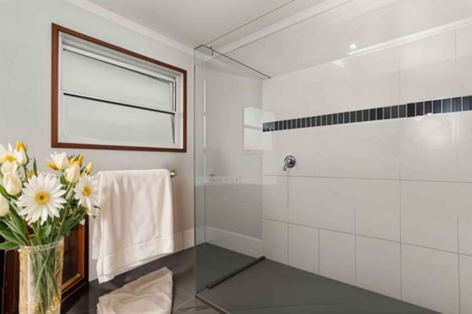 10 Indra Avenue Bellara 10 Indra Avenue Bellara