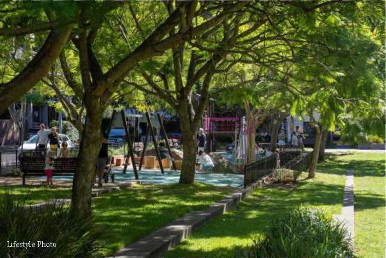 32/4 Grandstand Parade Zetland 32/4 Grandstand Parade Zetland