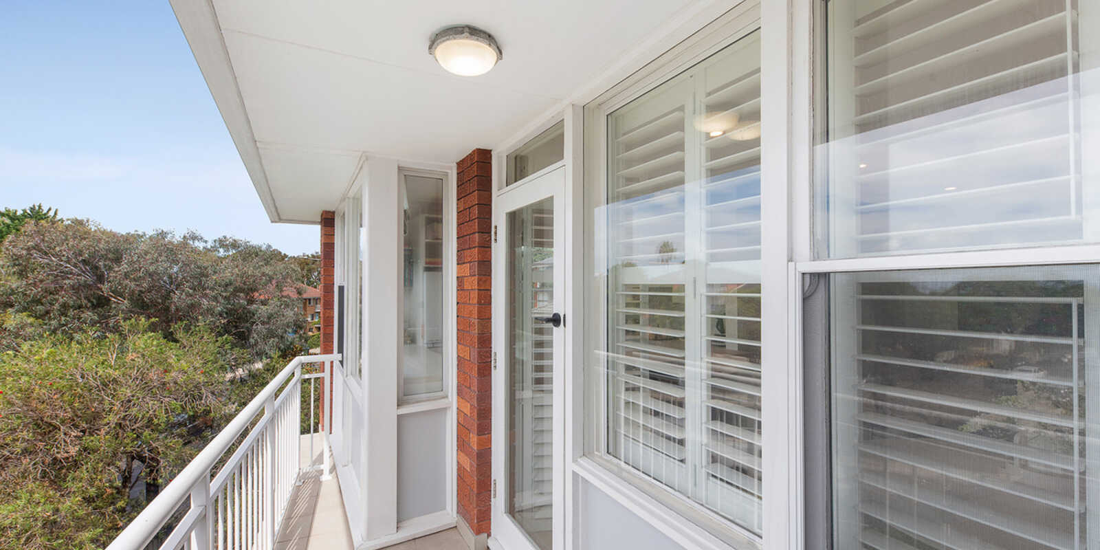 8/492 Military Road (entry via Hale Road) Mosman 8/492 Military Road (entry via Hale Road) Mosman