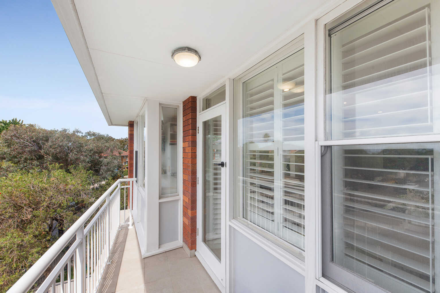 8/492 Military Road (entry via Hale Road) Mosman 8/492 Military Road (entry via Hale Road) Mosman