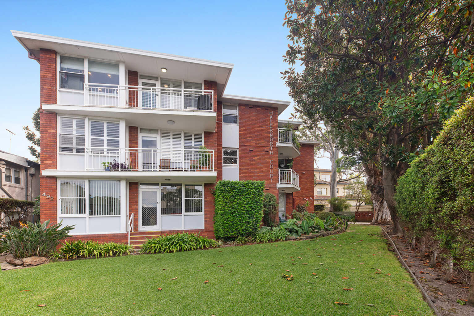 8/492 Military Road (entry via Hale Road) Mosman 8/492 Military Road (entry via Hale Road) Mosman