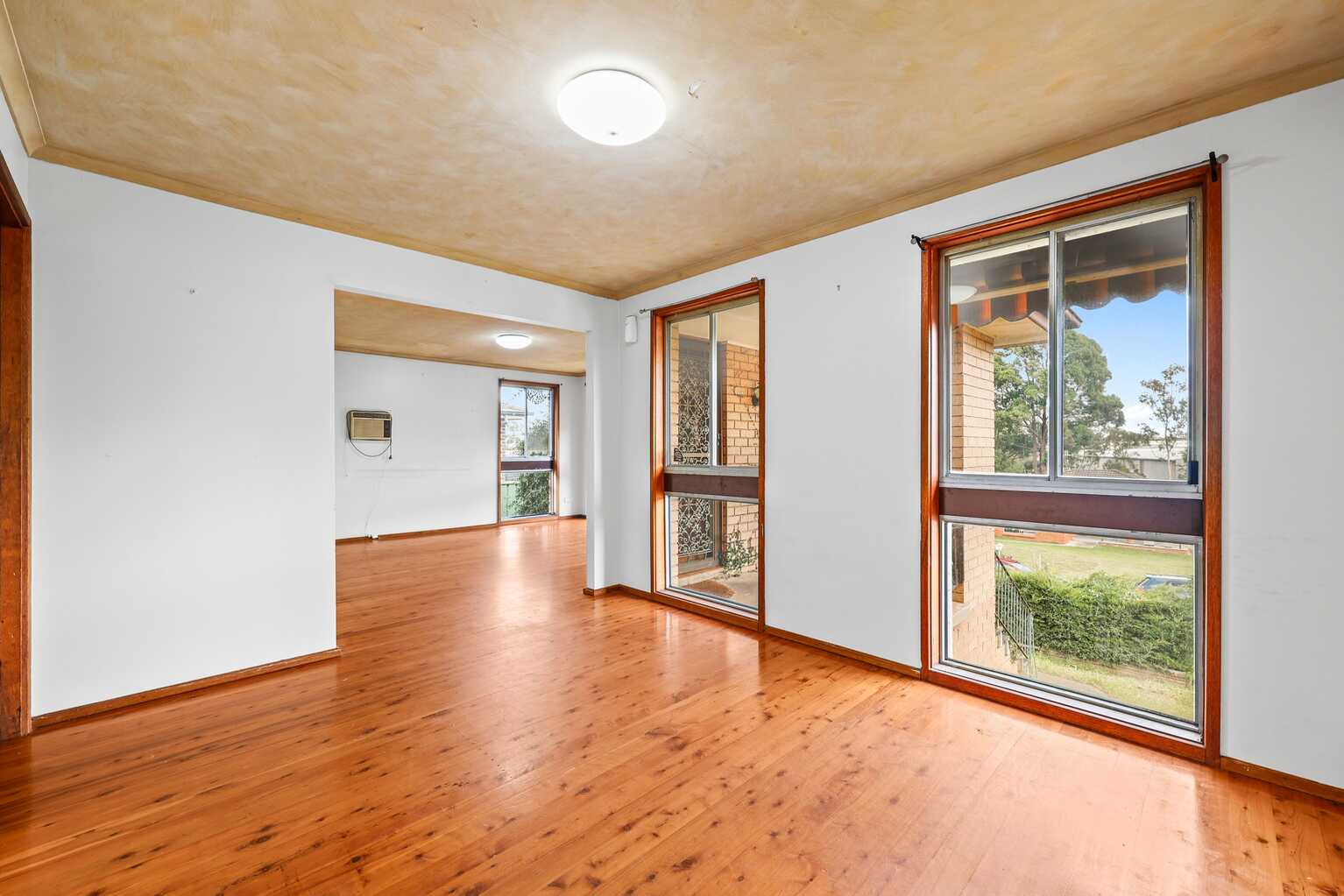 52 Elouera Crescent Woodbine 52 Elouera Crescent Woodbine
