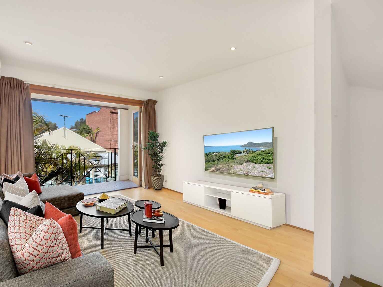 27 Morehead Road Redfern