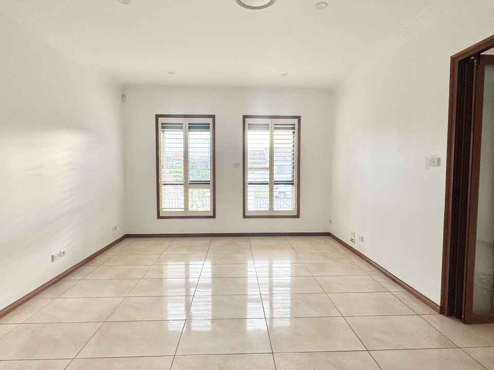 9 Katrina Crescent Cabramatta West