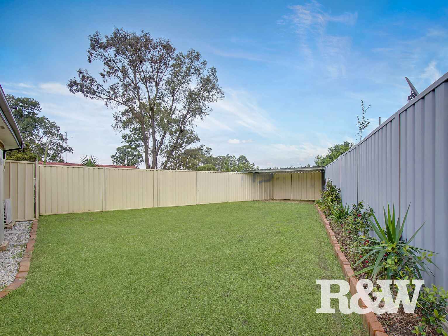 1 Blackbird Glen Erskine Park 1 Blackbird Glen Erskine Park