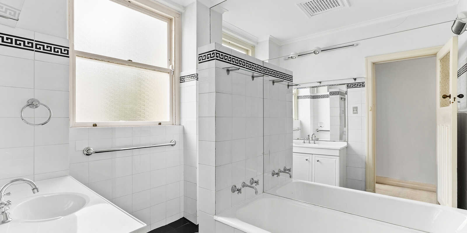 3/2 Elizabeth Bay Crescent Elizabeth Bay 3/2 Elizabeth Bay Crescent Elizabeth Bay