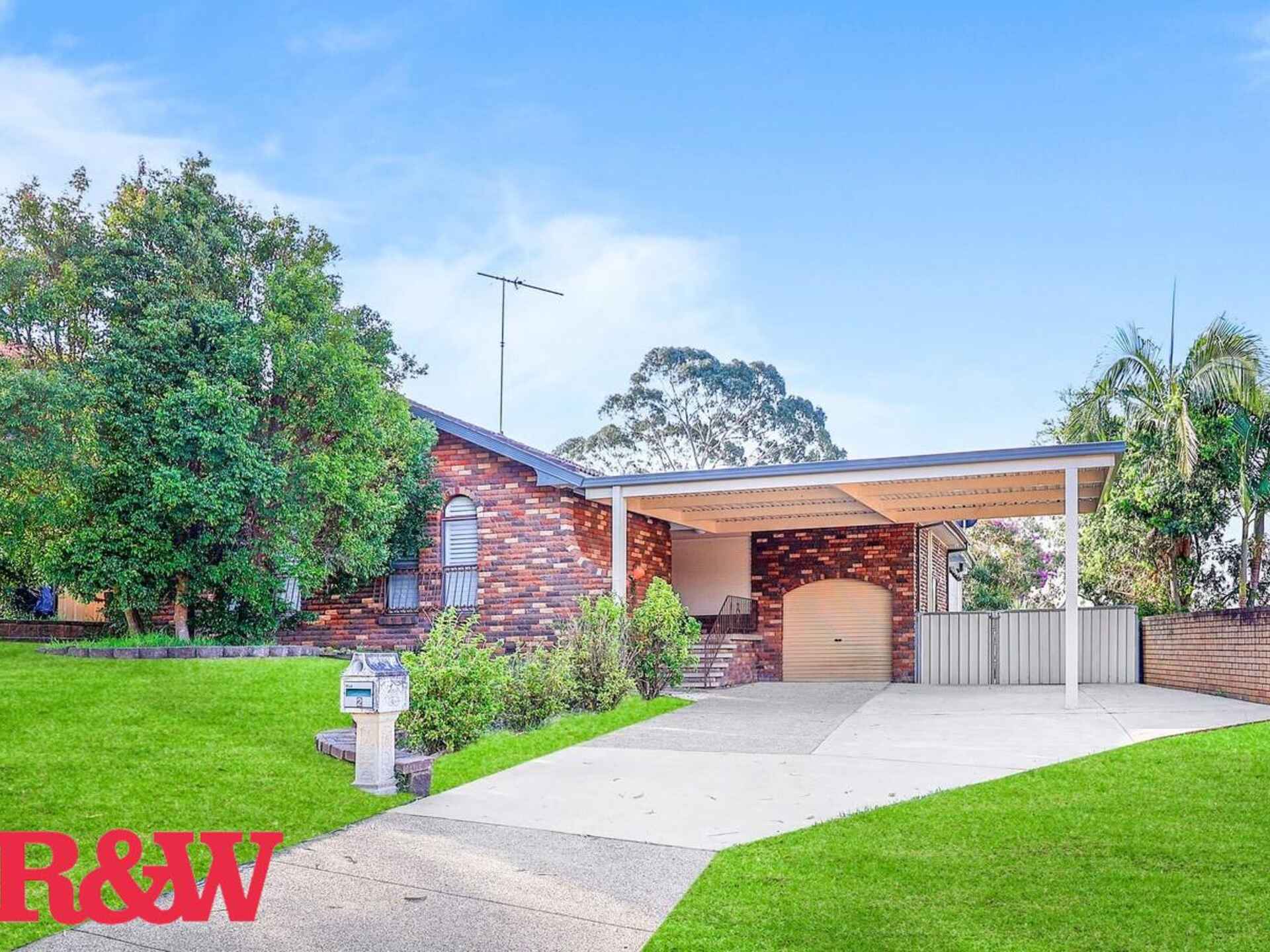 2 Paraka Place Bradbury