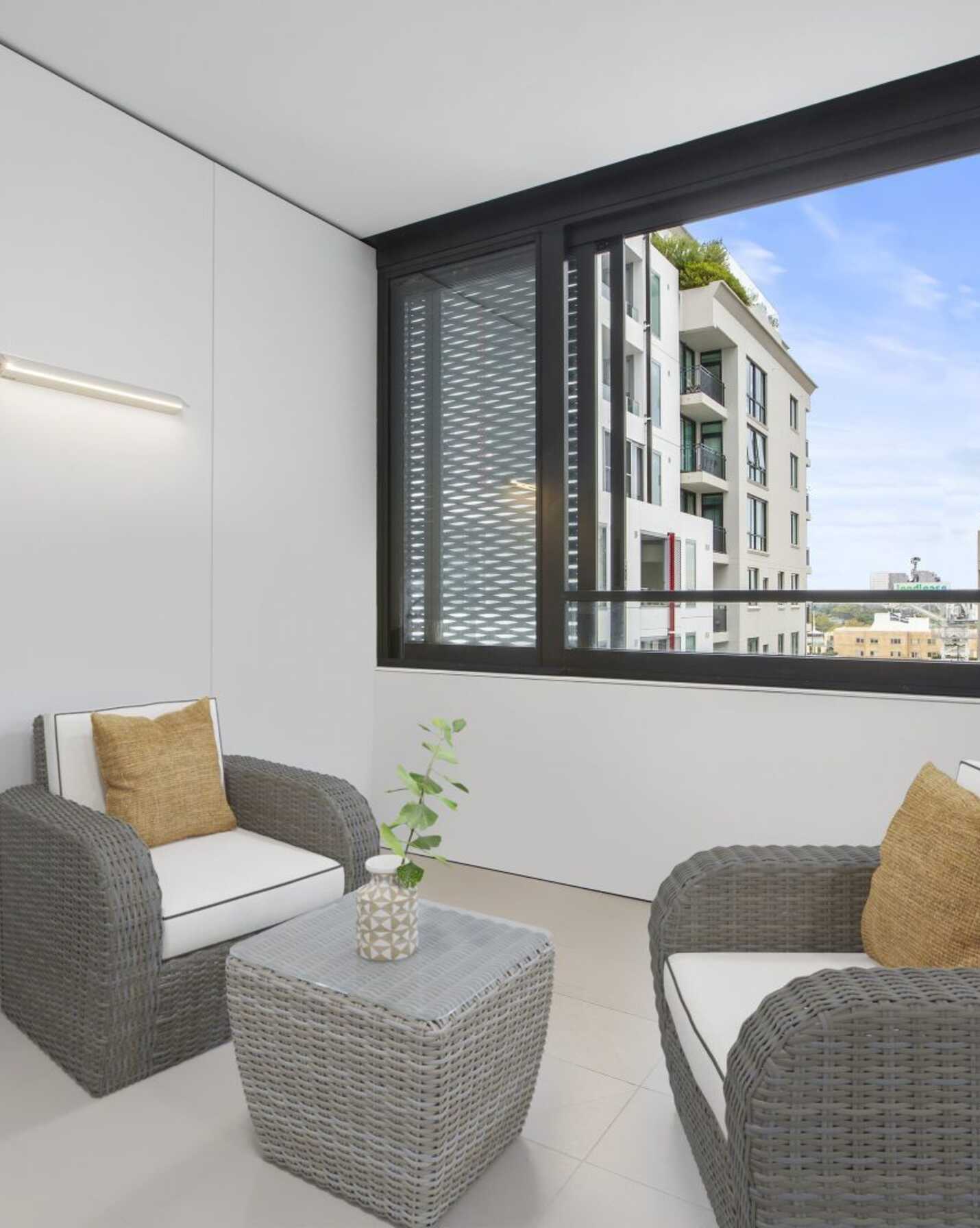 1001/229 Miller Street North Sydney, Sydney - Thumbnail 2