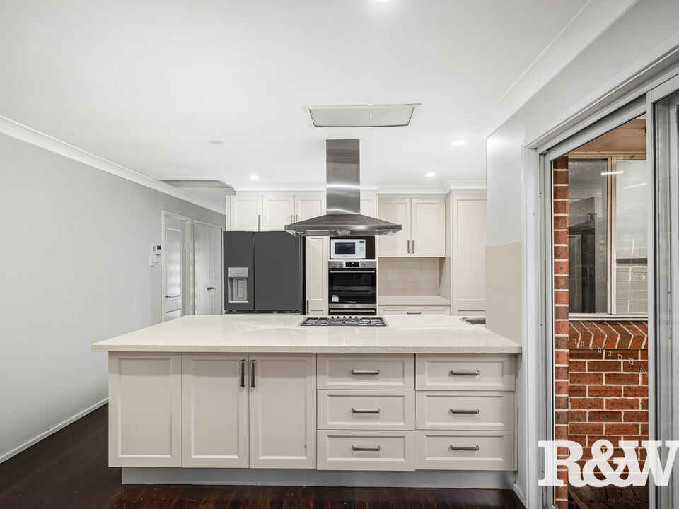 16 Como Close St Clair