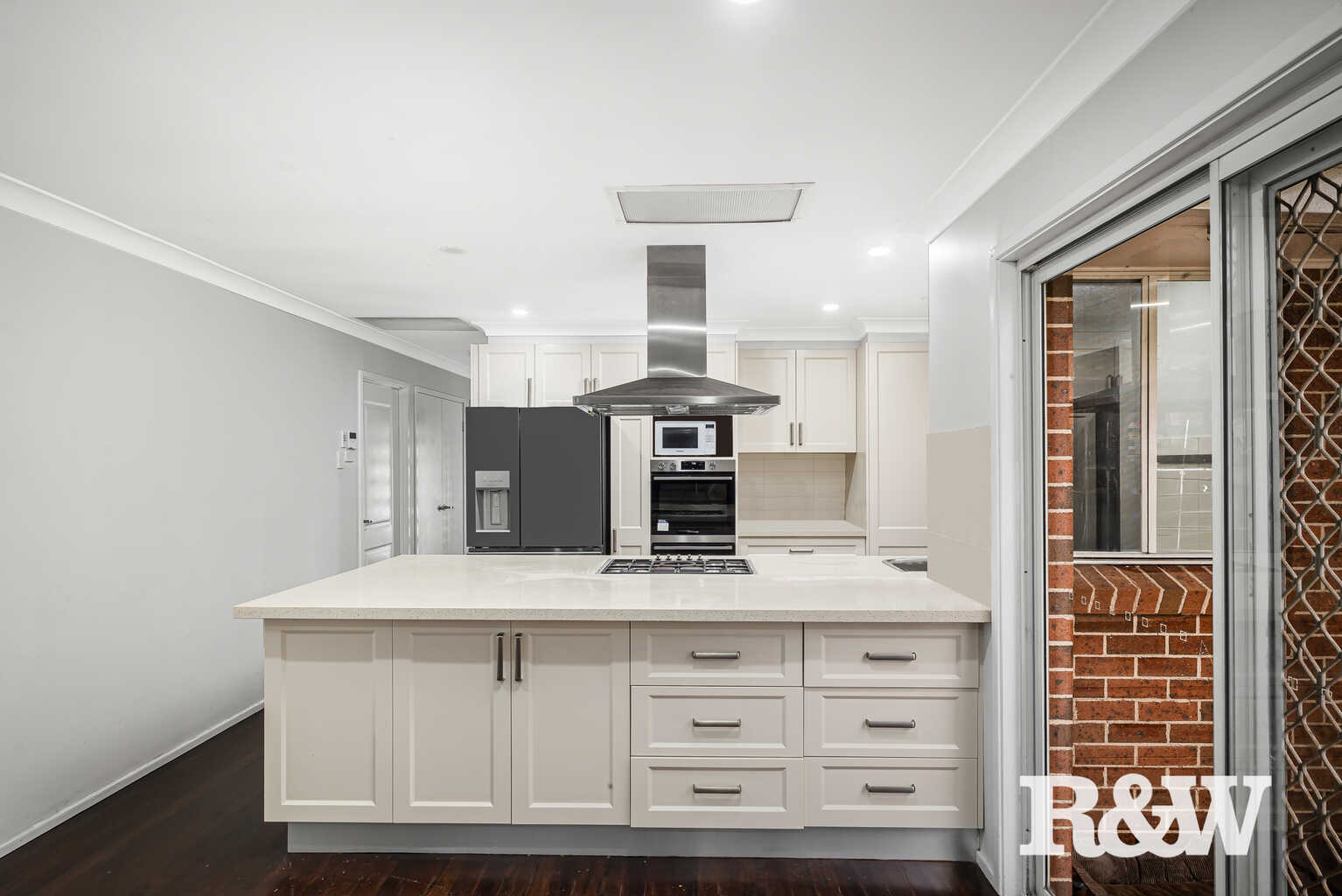 16 Como Close St Clair