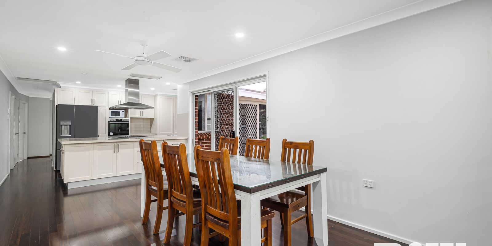 16 Como Close St Clair