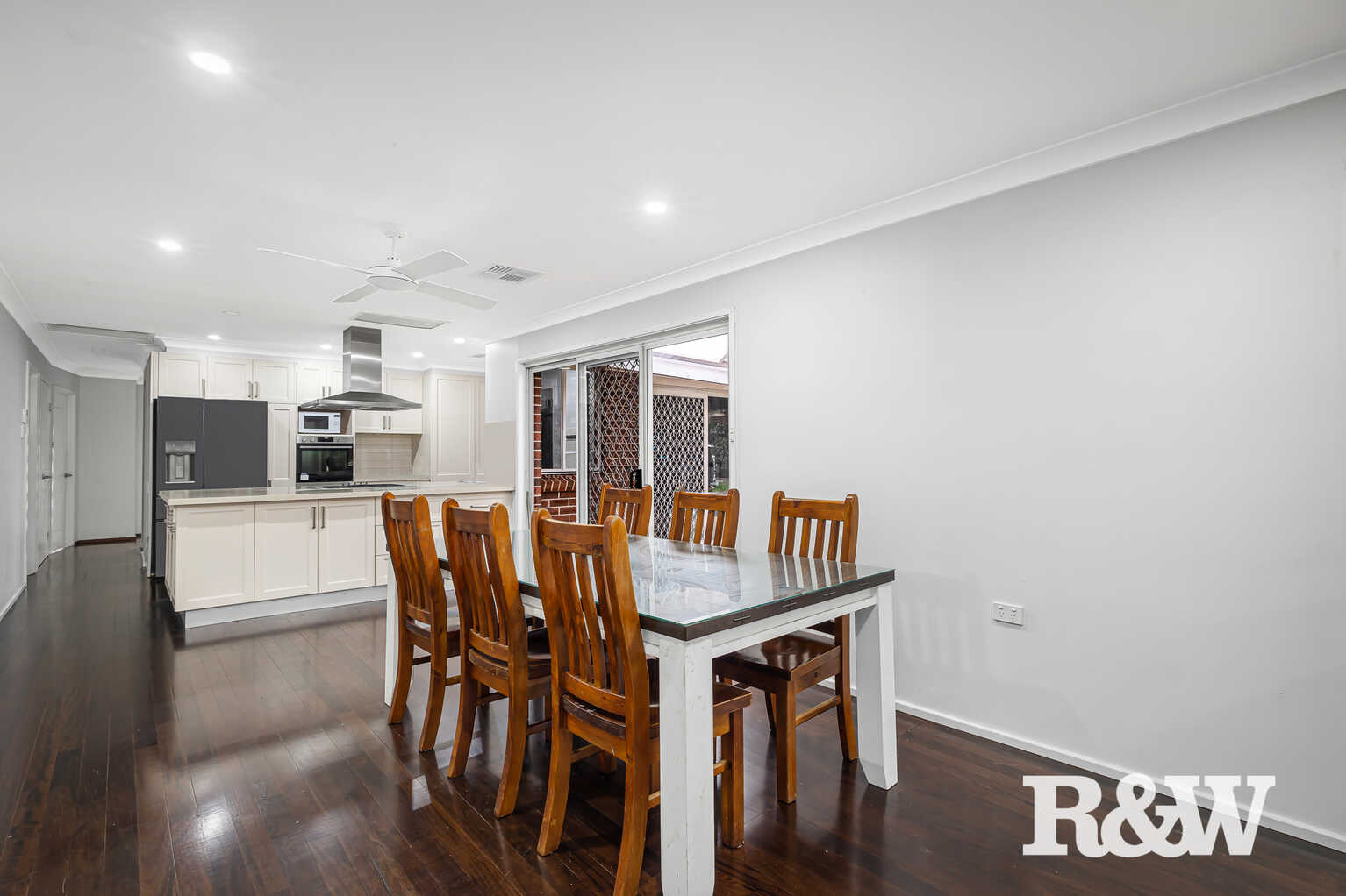 16 Como Close St Clair