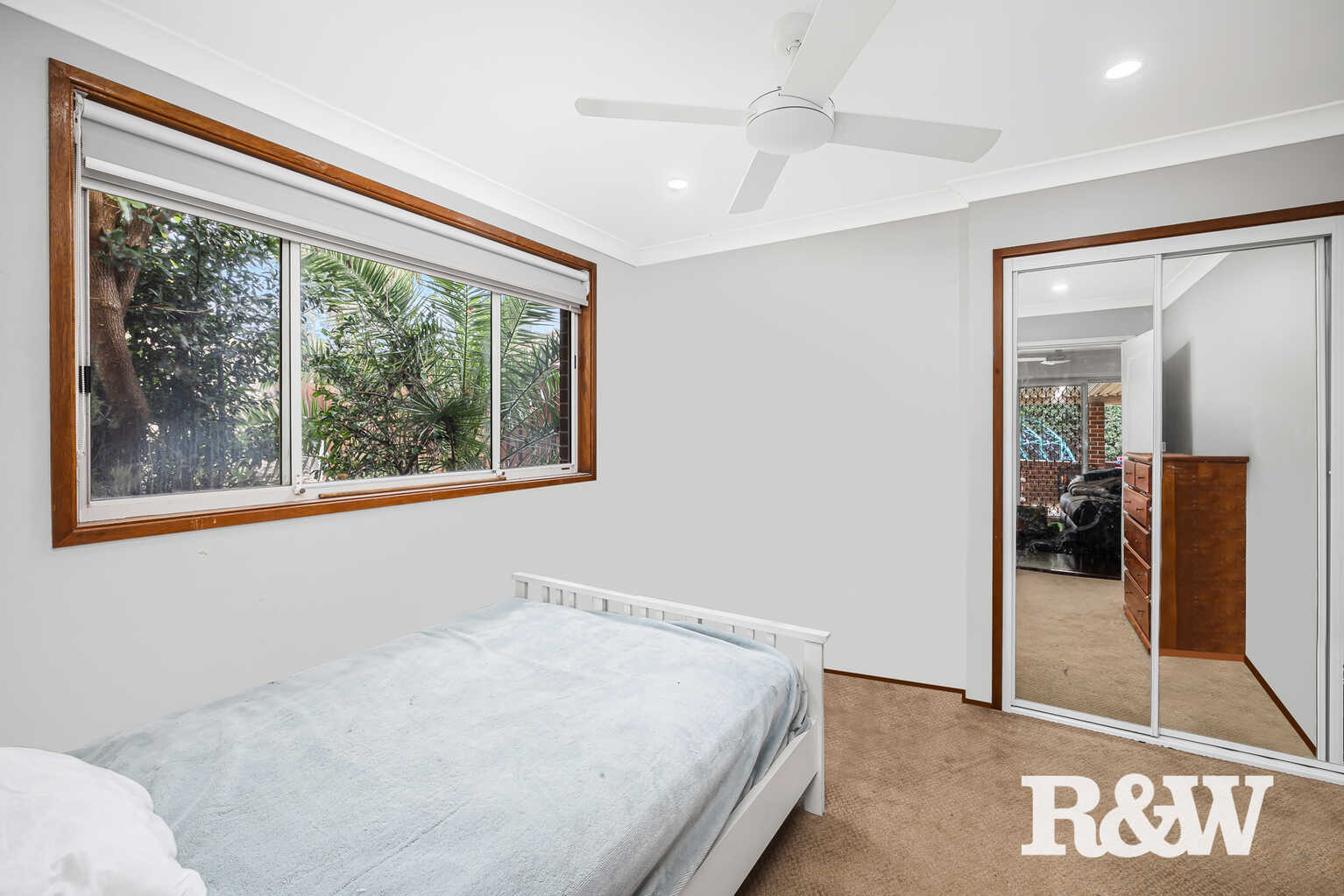 16 Como Close St Clair