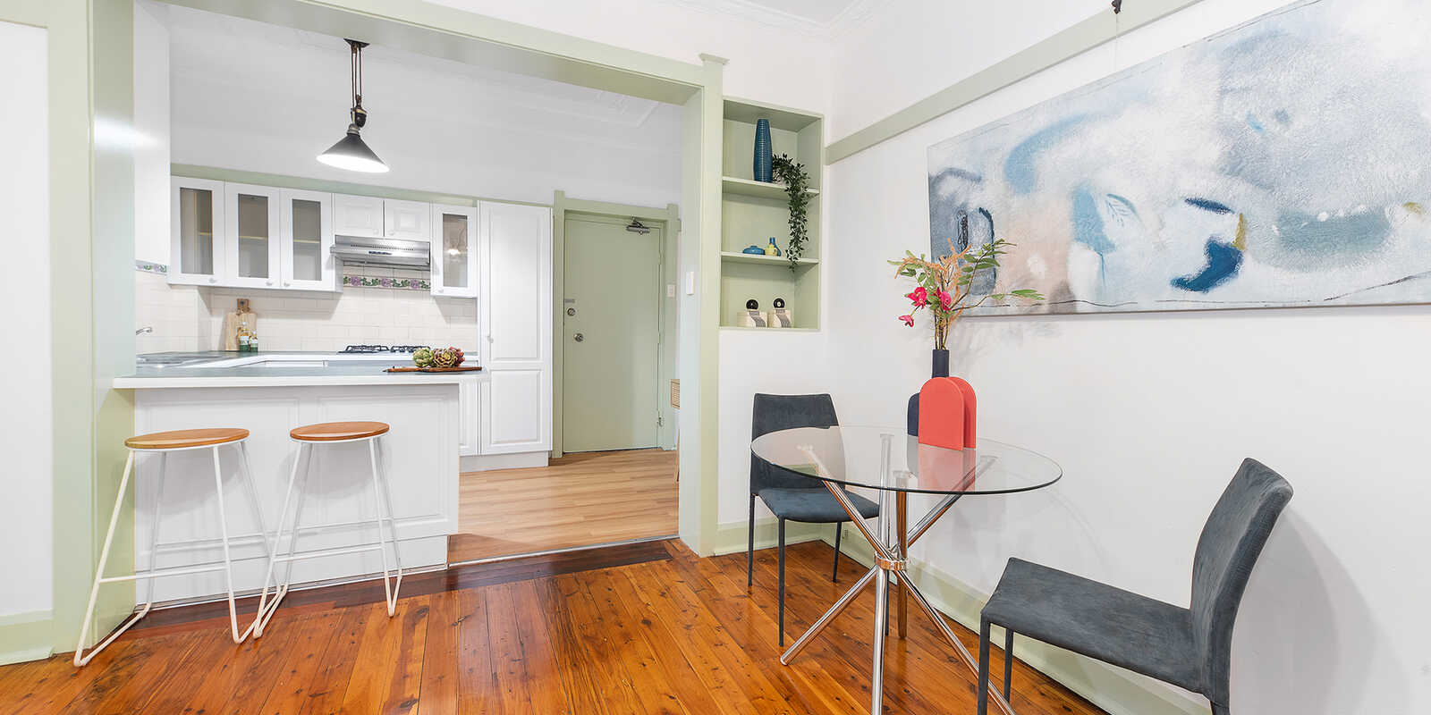 2/111 Carabella Street Kirribilli