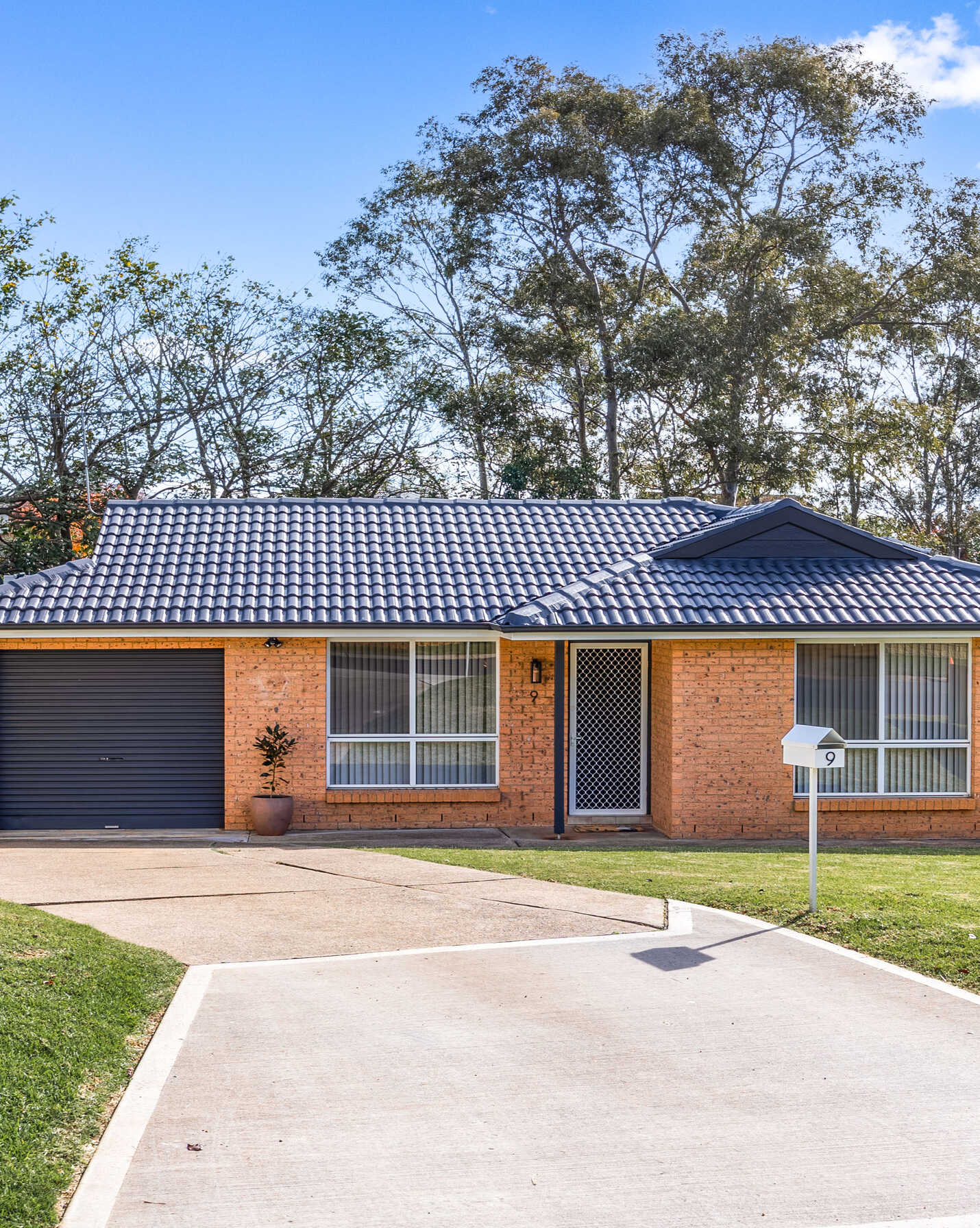 9 STAGG PLACE Ambarvale, Ambarvale - Thumbnail 2
