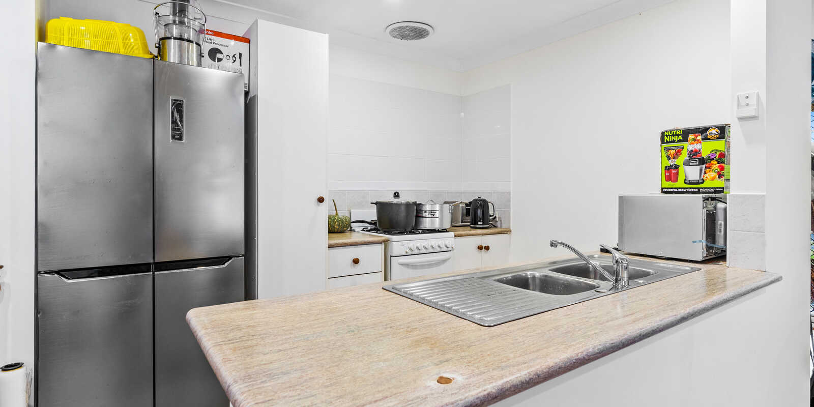 15 Byron Bay Cl Hoxton Park 15 Byron Bay Cl Hoxton Park
