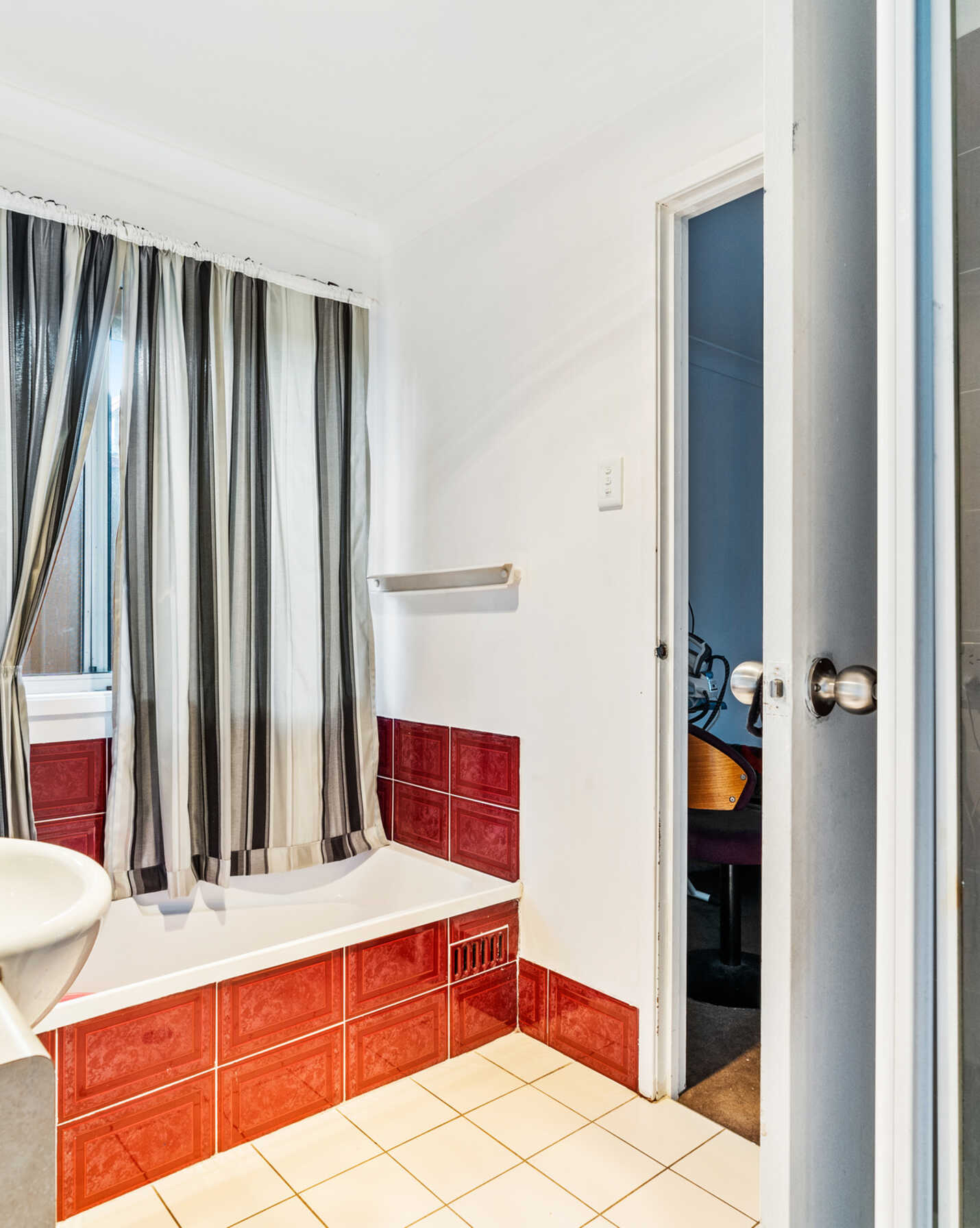 15 Byron Bay Cl Hoxton Park, Park - Thumbnail 4