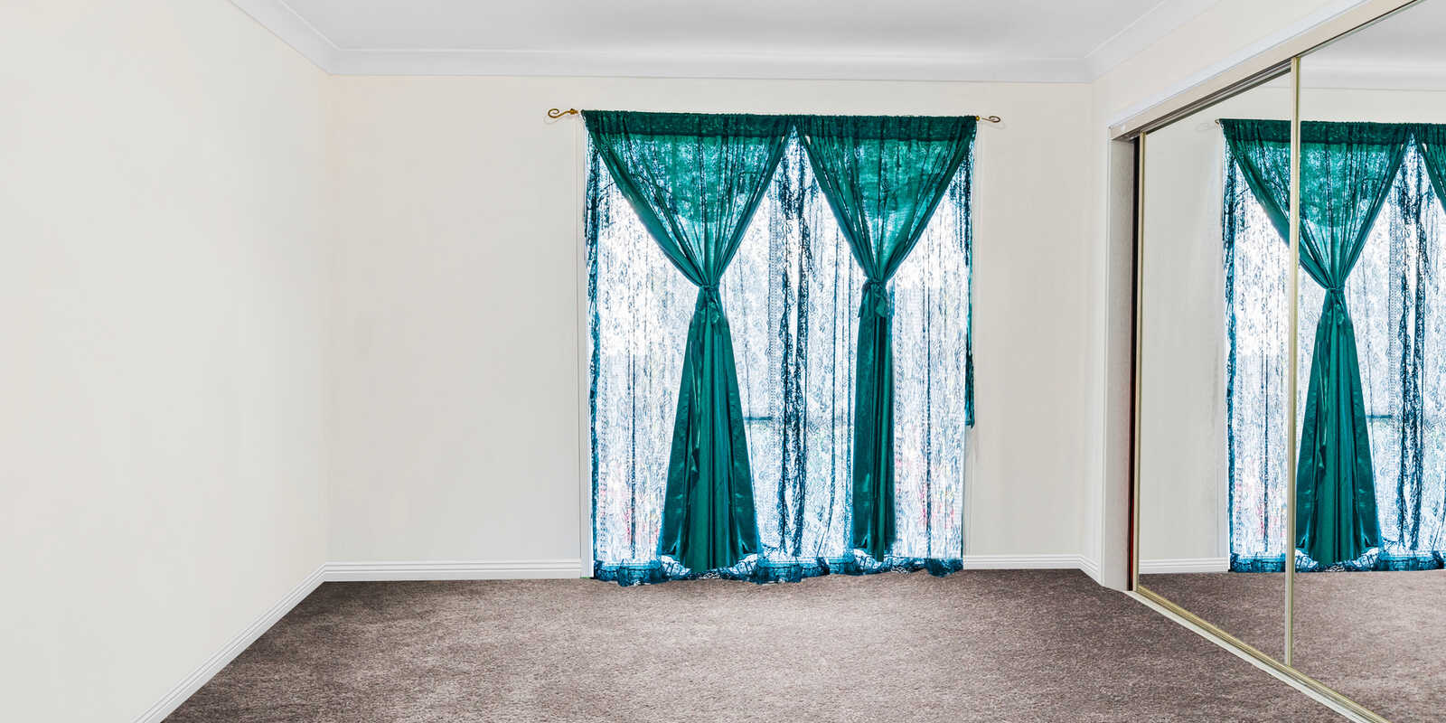 15 Byron Bay Cl Hoxton Park 15 Byron Bay Cl Hoxton Park
