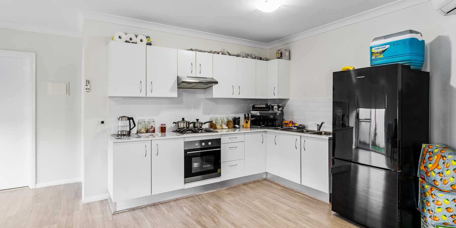15 Byron Bay Cl Hoxton Park 15 Byron Bay Cl Hoxton Park