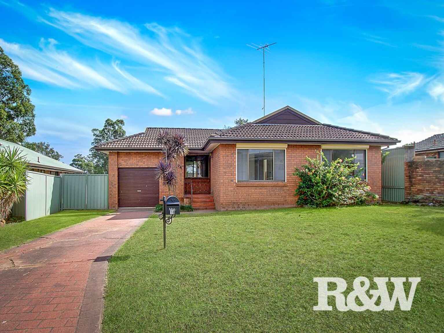 18 Caribou Close St Clair
