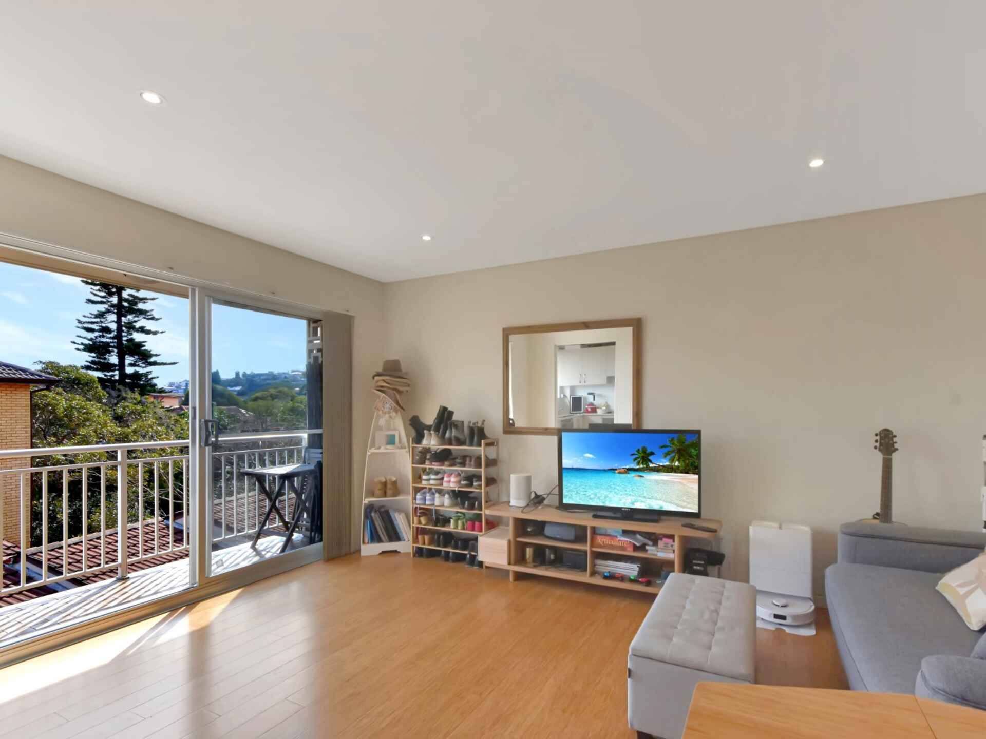 8/27 Wallis Parade North Bondi