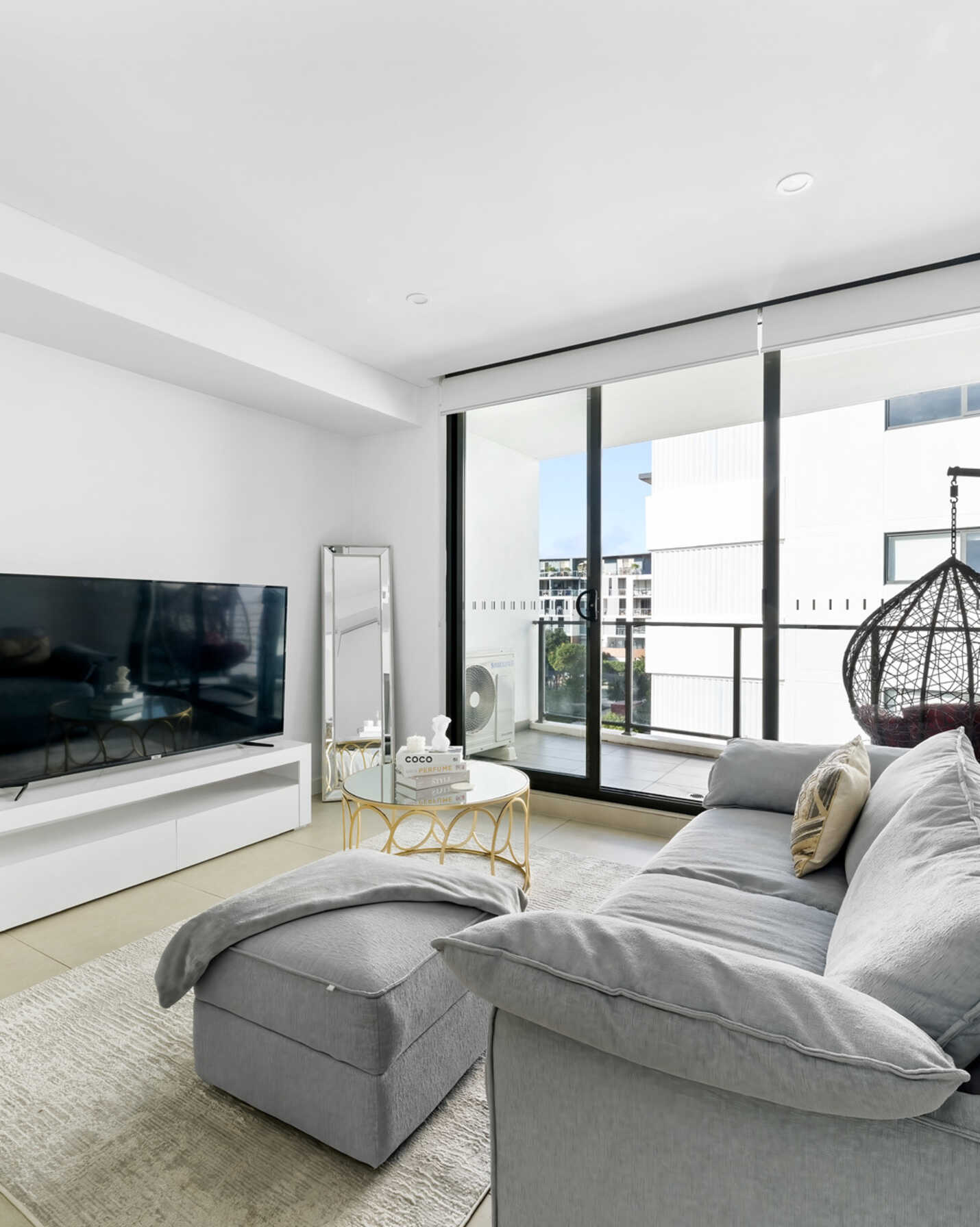 303/1 Madden Close Botany, Botany - Thumbnail 2