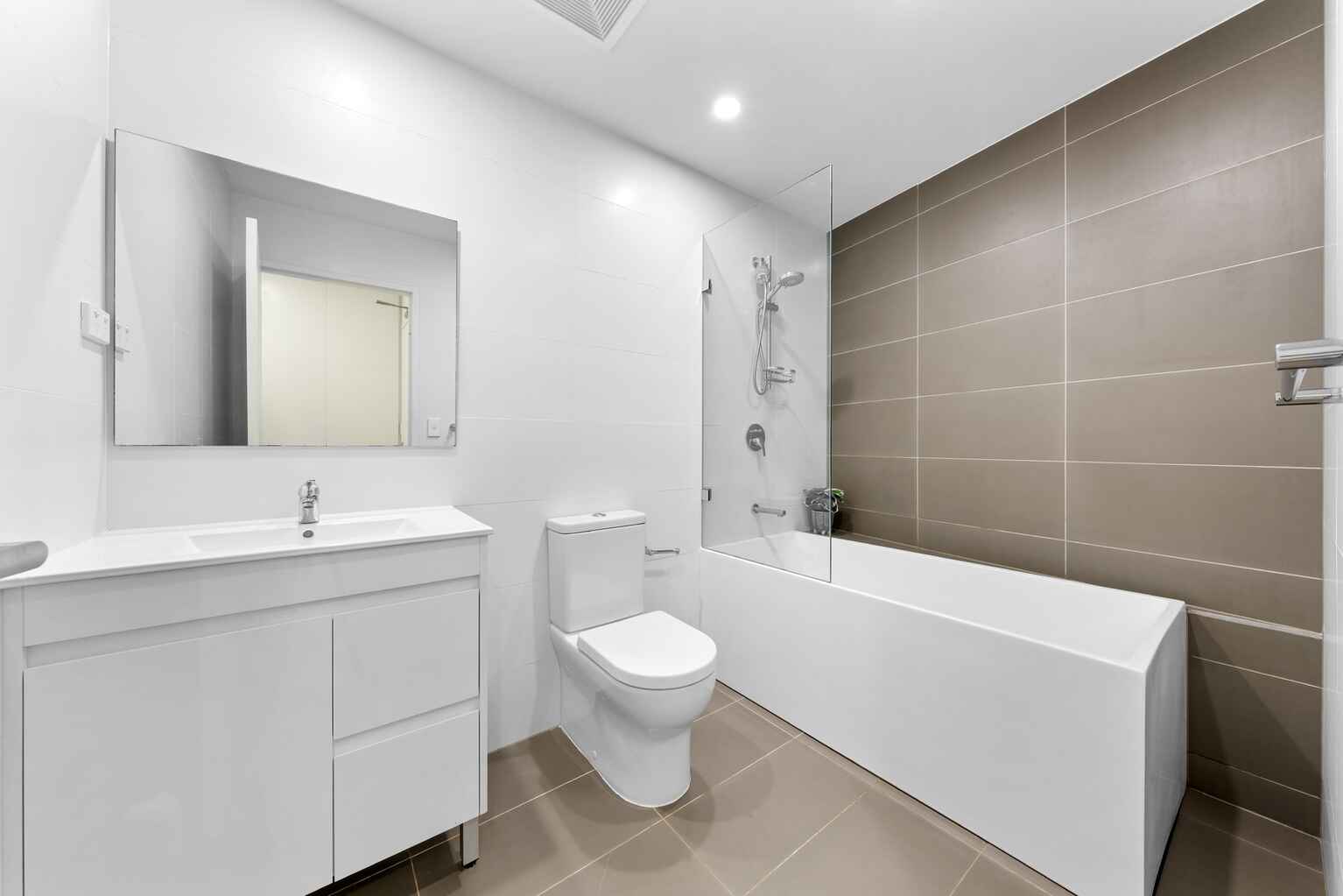 303/1 Madden Close Botany