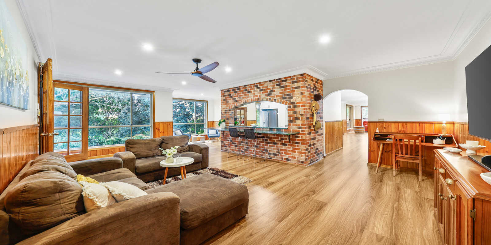 137 LONGHURST ROAD Minto