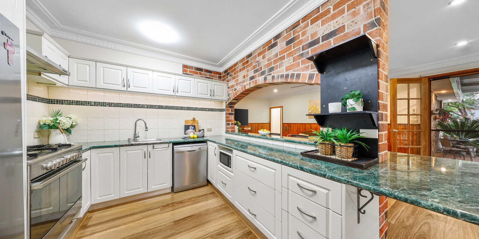 137 LONGHURST ROAD Minto